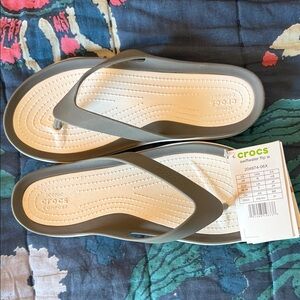 CROCS Swiftwater Flip Flops NEW Women sz 7
